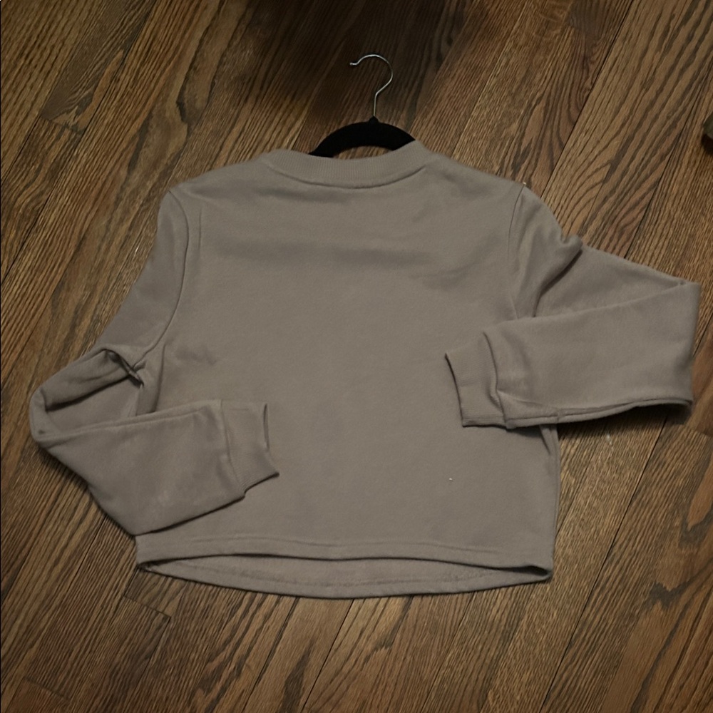 90 Degree By Reflex Light Purple Cropped Sweatshirt - Picture 3 of 5